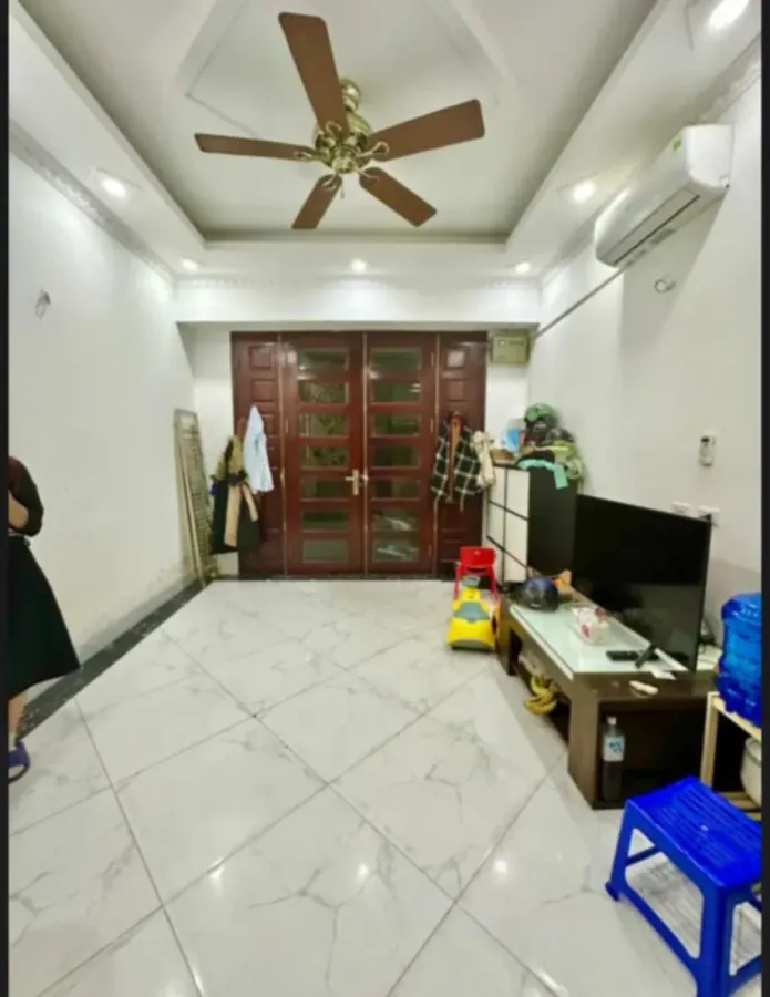 NHÀ PHỐ 8/3 - LÔ GÓC 2 THOÁNG - NGÕ THÔNG - KINH DOANH - 40M2 - 5 tầng -  6 TỶ